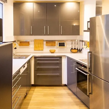 Exceptional 2 Bedroom In * Paris