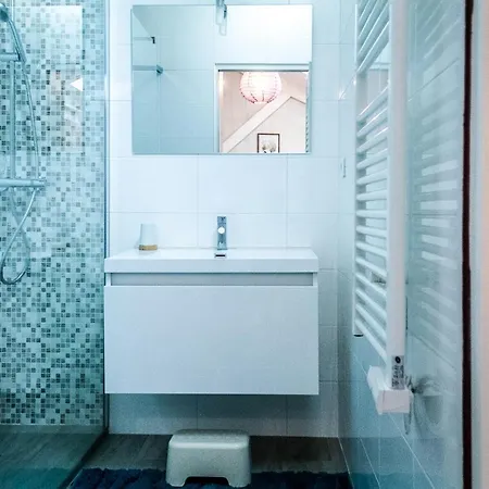 Exceptional 2 Bedroom In *